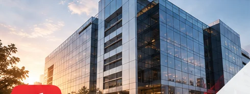Edifício empresarial com fachada de vidro